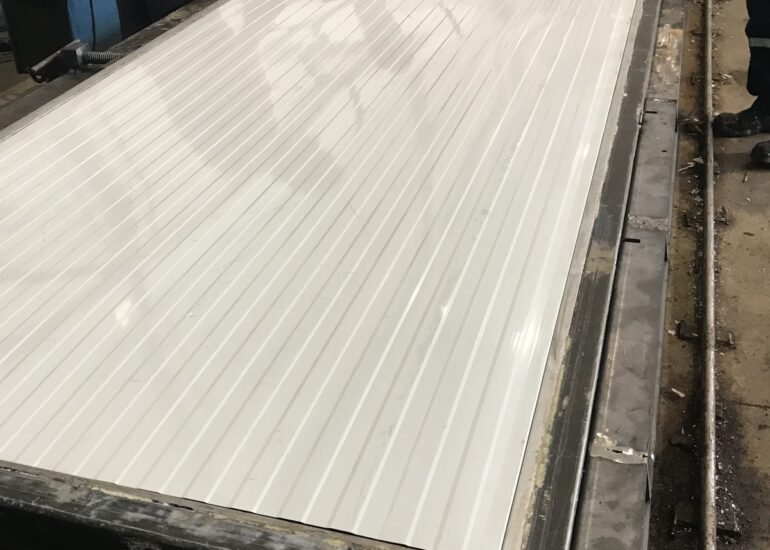 Sandviç Panel Üretiminde Roll Form Hatlarının Rolü